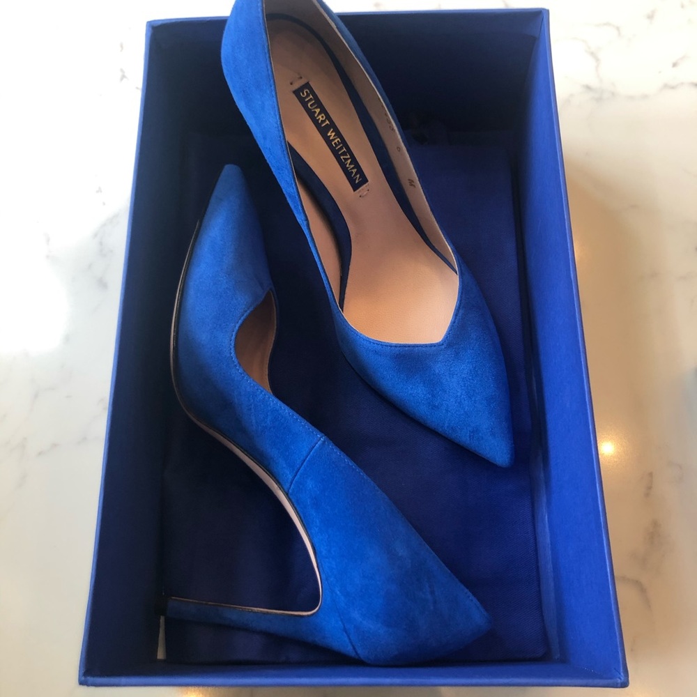 **SOLD**Stuart Weitzman Suede Pumps